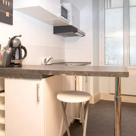 Апартаменты Cozy Studio En Centre-ville De